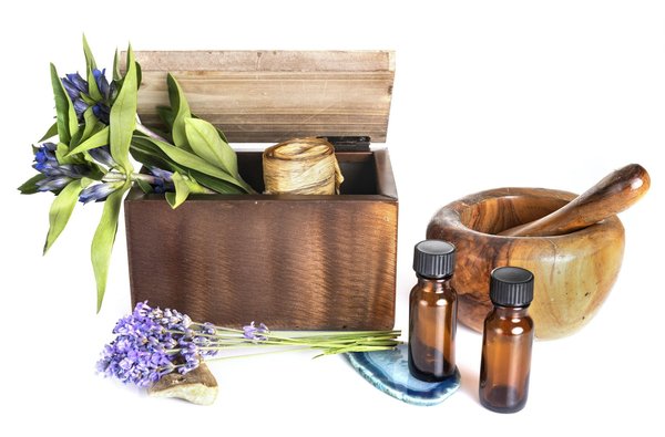 Comment réaliser un maquillage de jour naturel pour les peaux matures?